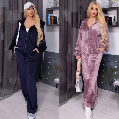 Костюм жіночий, велюровий, від 50 до 56 р, з капюшоном